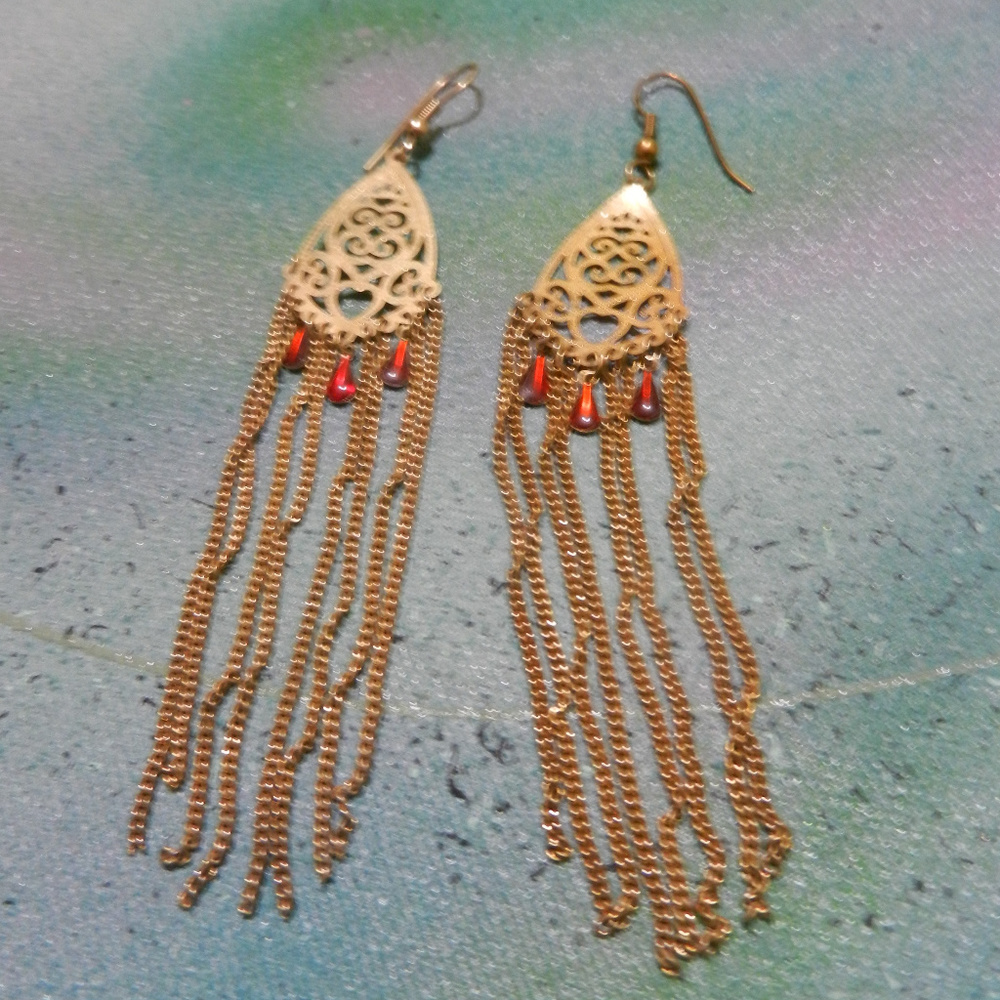 VTG Contempo gold pierced earrings chandelier gold tone far east exotic dusters - Picture 2 of 13